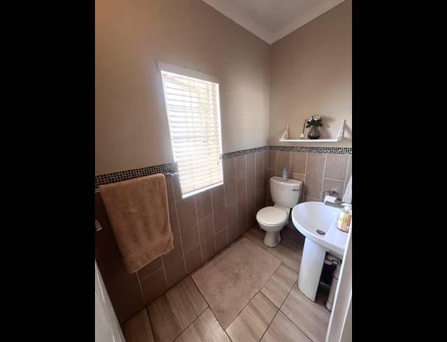 4 BEDROOM TOWNHOUSE FOR SALE IN CASHAN